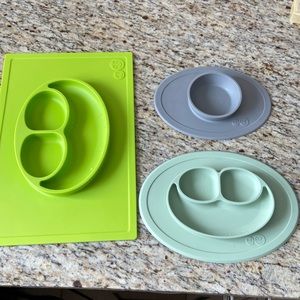 Lot of 3 ezpz silicone feeding bowls/ mats smiley